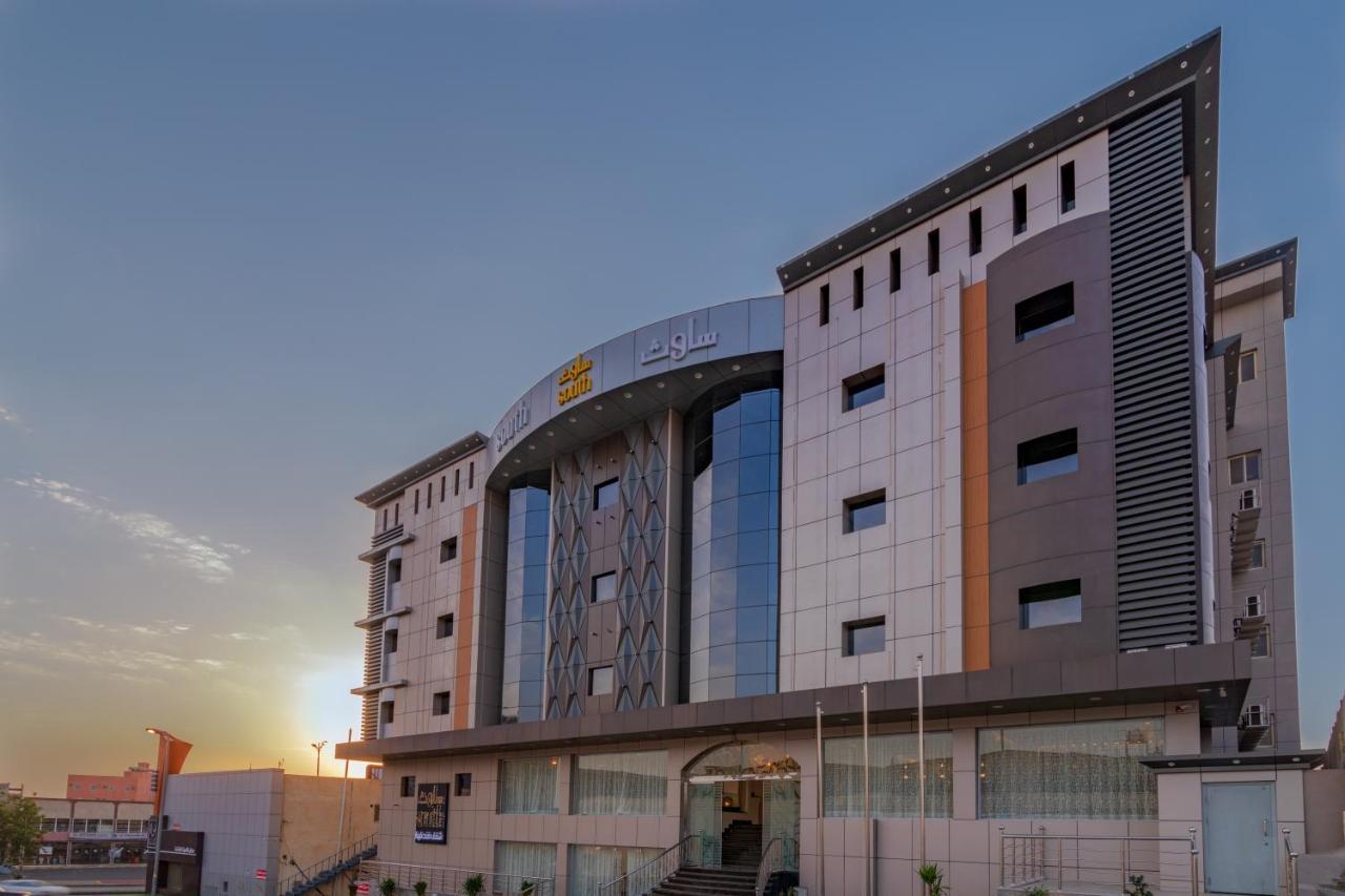 South Hotel Suites 카미스무샤야트 외부 사진