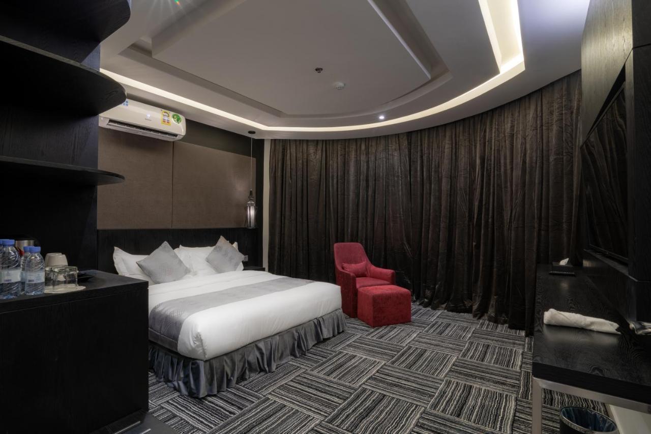 South Hotel Suites 카미스무샤야트 외부 사진
